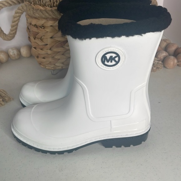 Michael Kors Montaigne Pull-On White-PVC Rain Bootie Boots Size 7 - Picture 5 of 10